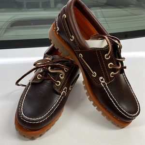 WOMEN'S NOREEN 3-EYE LUG HANDSEWN SHOE